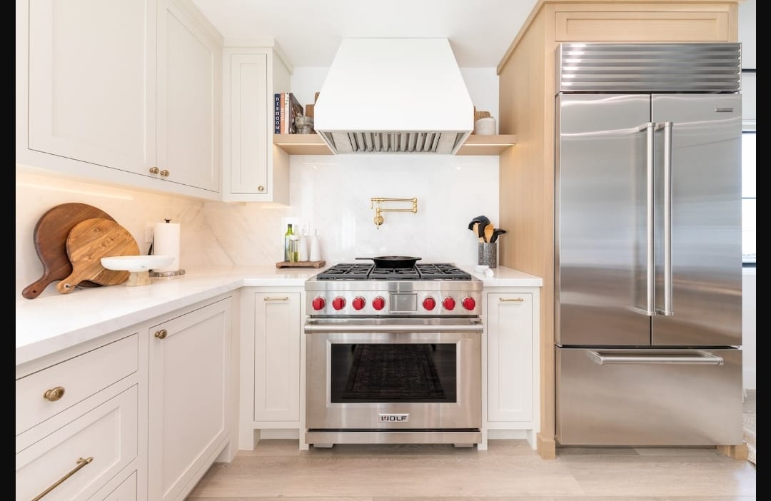 A bright kitchen. Beautifully finished(3)
